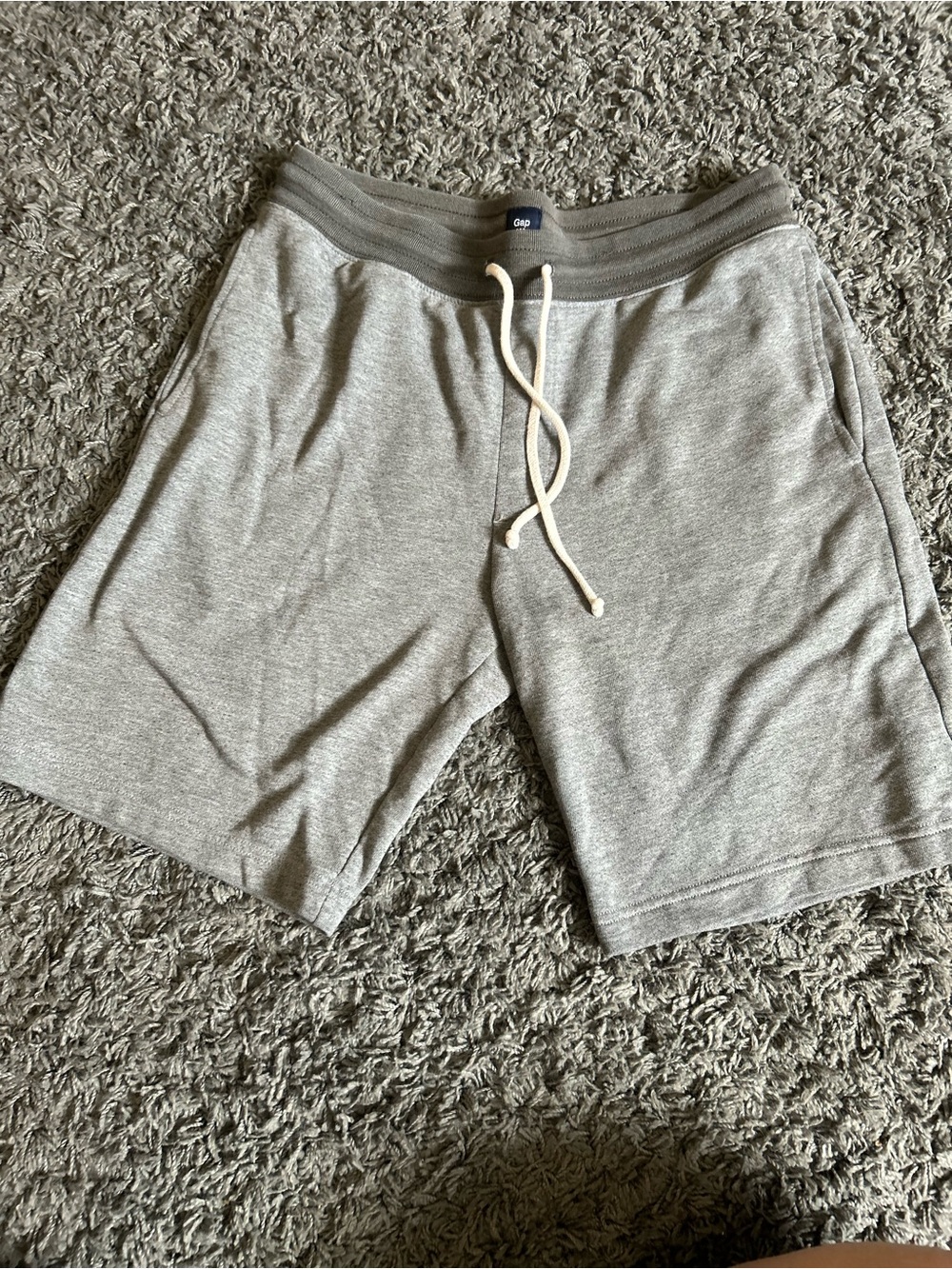 GAP Men's Light Gray Knit Drawstring Athletic Shorts